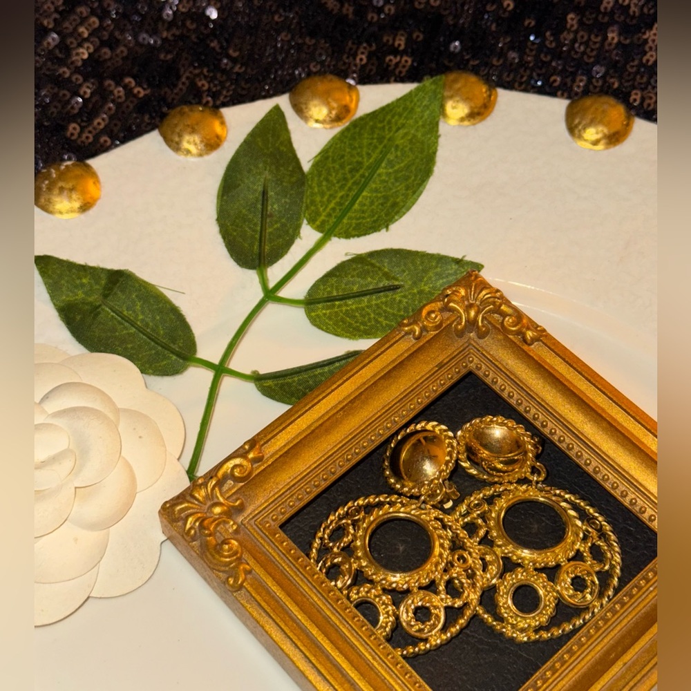 90s Gold Statement Intricate Clip On Earrings
